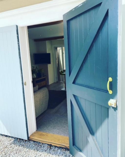 트루로 Blankednick Boltholes - 3 Beautiful Family Or Couples Cornish Getaways 빌라 외부 사진